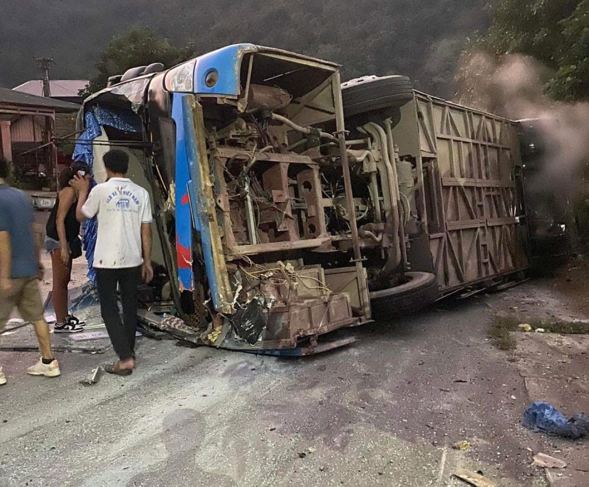15 foreign visitors hospitalized after bus accident in northern Vietnam